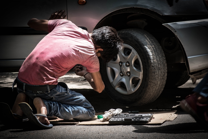 garagiste-CAGNES SUR MER-min_child-labor-934900